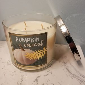 Pumpkin coconut candle
